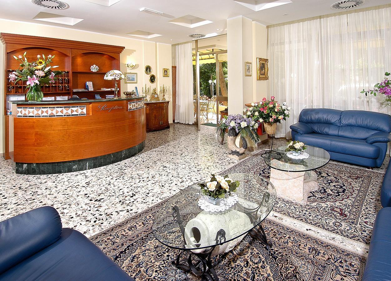 Hotel Cristina Hospitality Centrale (Adults Only) Riccione Buitenkant foto