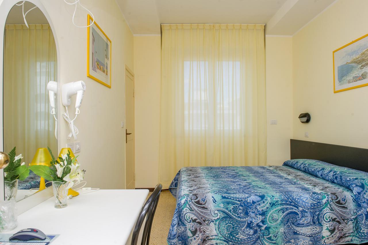 Hotel Cristina Hospitality Centrale (Adults Only) Riccione Buitenkant foto