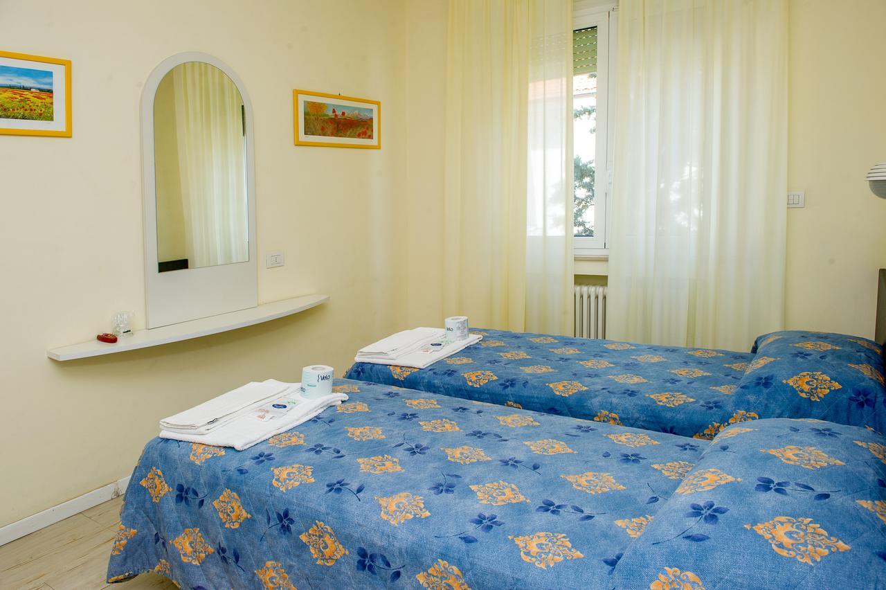 Hotel Cristina Hospitality Centrale (Adults Only) Riccione Buitenkant foto